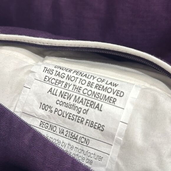 LACOSTE DECORATIVE PILLOWS. GITHIC PURPLE - Picture 4 of 7